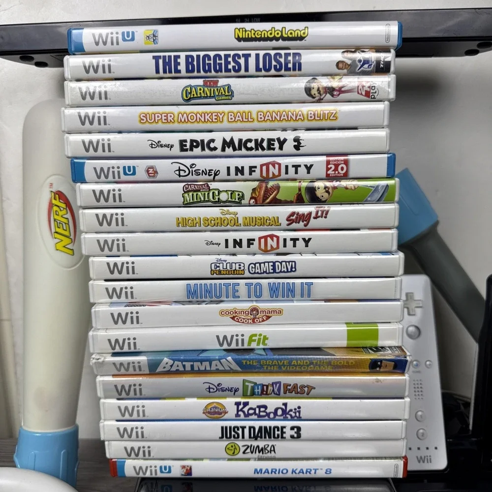 Nintendo Wii U 32GB Black Console Bundle w/ GamePad, 19 Games, Accessories